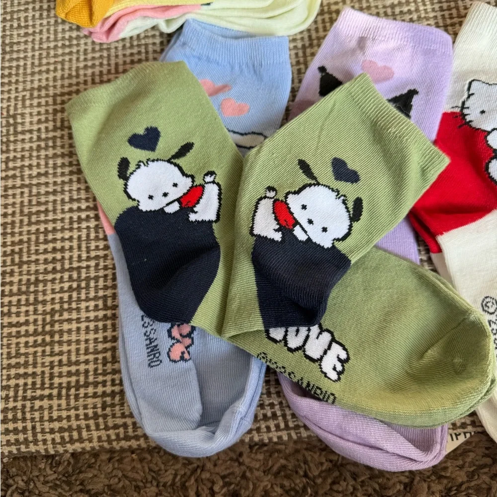 Set Of 6 Pairs of Hello Kitty Socks Women, Girls One Size Multicolor